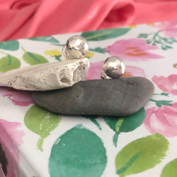 Hammered 10mm Half Ball Earring - Picture 3 of 4